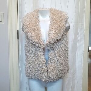NWT Betsey Johnson Faux Fur Cream Vest